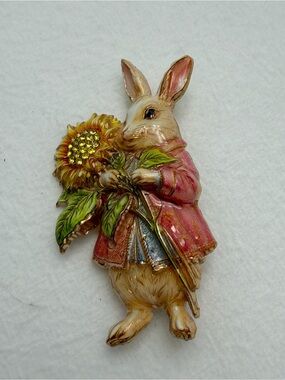 Enamel Bunny brooch #cz921